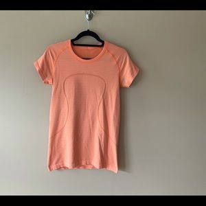 Lululemon swiftly T shirt